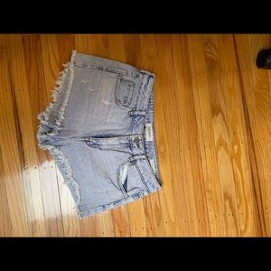 Light wash, high waisted jean shorts!